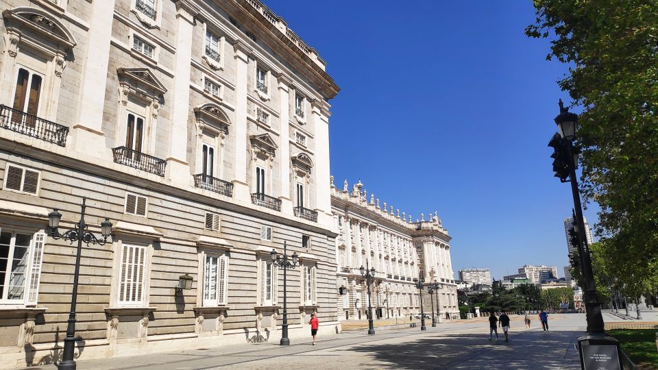 Madrid: Royal Palace Entry Ticket and Small Group Tour - Who should book this tour (and who should think twice)