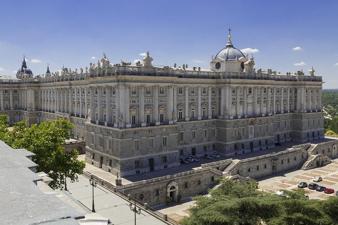 Madrid: Royal Palace Expert Guided Tour with Optional Tapas - Inside the Palace Rooms: How Guides Turn “Stuff” Into Meaning