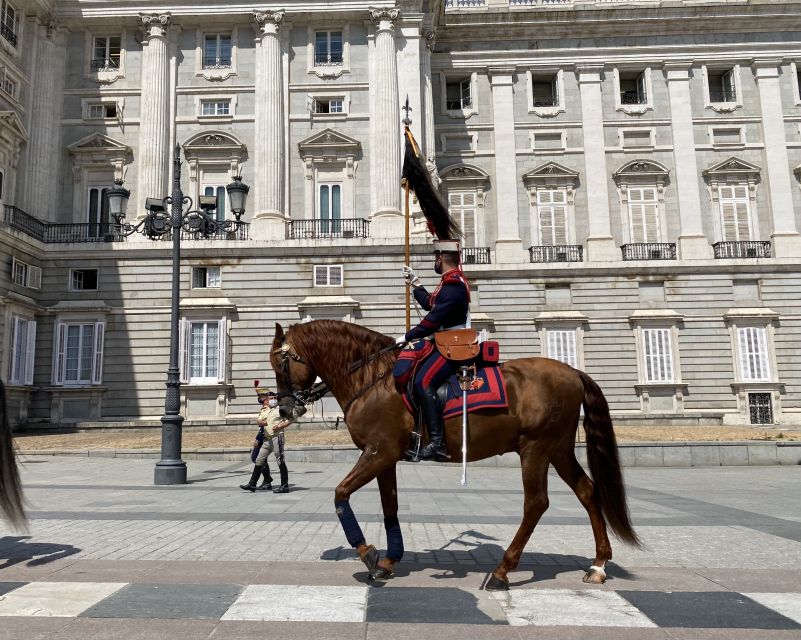 Madrid: Royal Palace Guided Shared Group Tour - Key moments I’d plan around