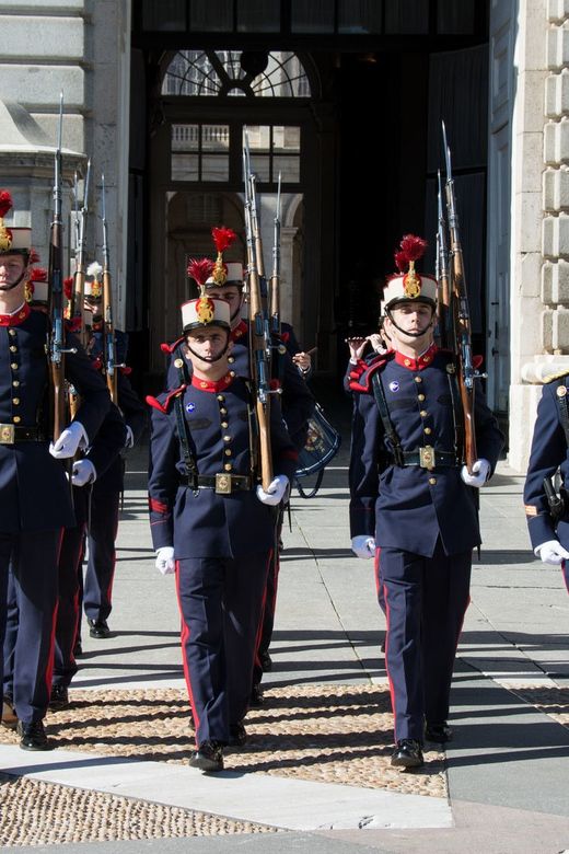 Madrid: Royal Palace Guided Tour with Skip-the-Line Entry - The short Ópera segment: a 15-minute warm-up that pays off later