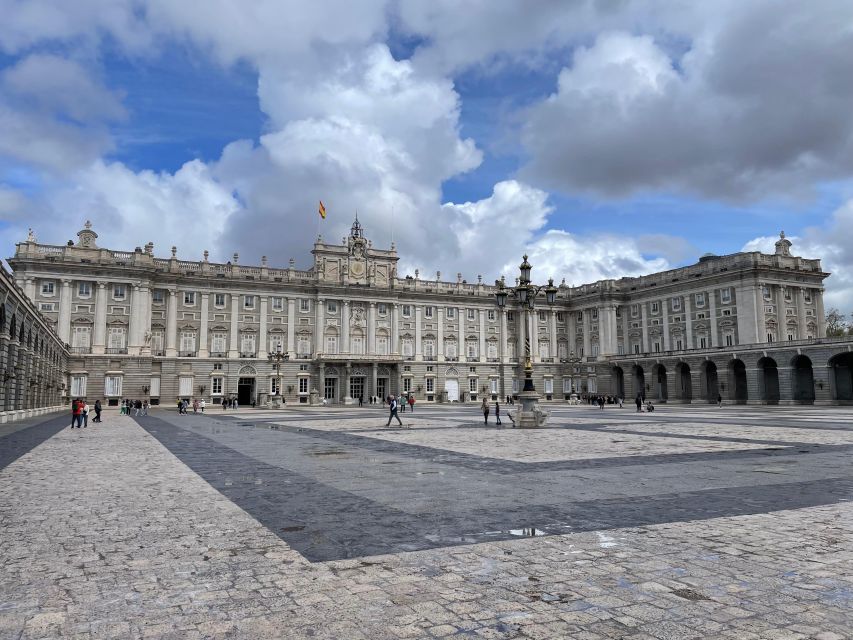 Madrid: Royal Palace tour - semi private or private - The Royal Palace fast entry: where your time savings start
