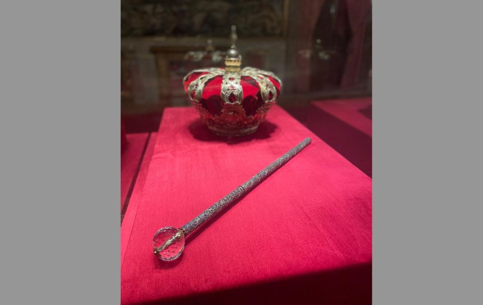 Madrid: Royal Palace tour - semi private or private - About 25 rooms: how the route stays coherent in a palace that feels endless