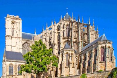 Madrid: Segovia and Toledo Tour, Alcazar, and Cathedral - Getting on the bus: Plaza de las Ventas and the IBE TOURS sign