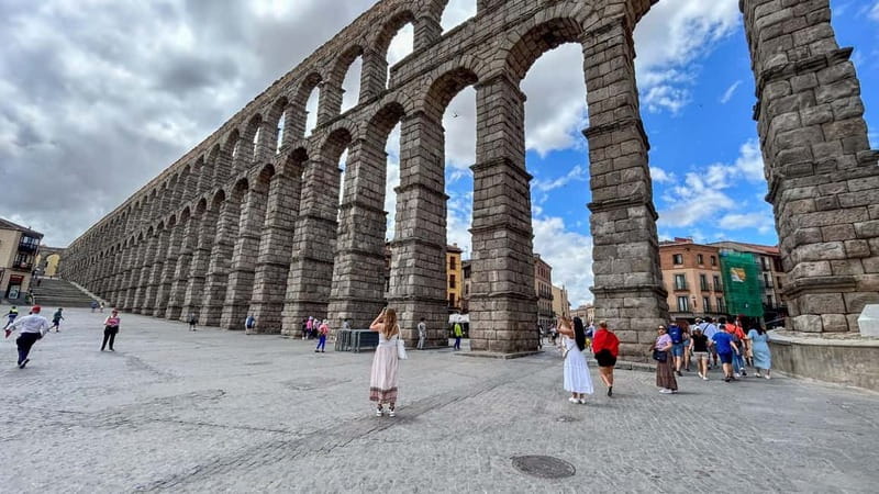 Madrid: Segovia & Ávila Full Day with Alcázar & Wall Tickets - Ávila’s medieval walls: what 30 minutes can teach you