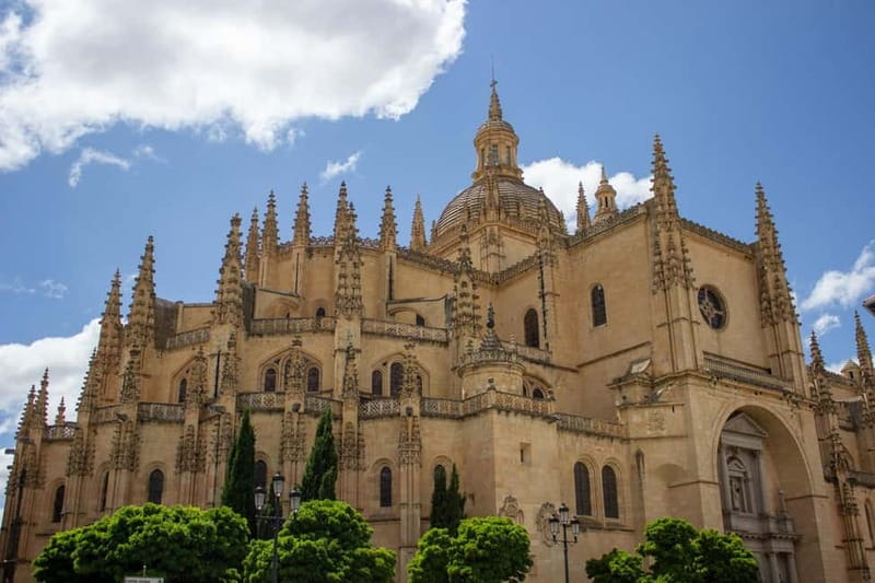 Madrid: Segovia & Ávila Full Day with Alcázar & Wall Tickets - Free time in Segovia: plan lunch around what you’ll actually want