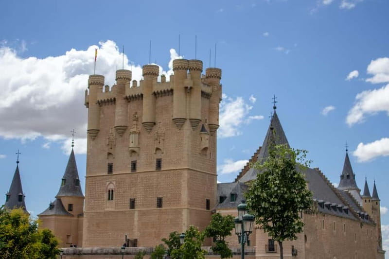 Madrid: Segovia & Ávila Full Day with Alcázar & Wall Tickets - From Segovia to Ávila: a shorter hop with a different mood