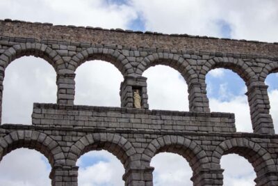 Madrid: Segovia, Ávila & Toledo Day Trip with Optional Lunch - The Madrid morning setup: meeting point and how the day actually starts