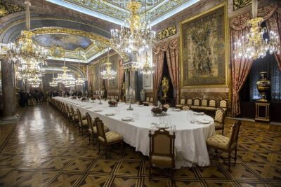 Madrid Sightseeing Tour with Royal Palace Skip the Line Ticket - Modern Madrid Adds the Contrast: Gran Vía, Bernabéu, and Ventas