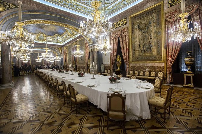 Madrid Sightseeing Tour with Royal Palace Skip the Line Ticket - Modern Madrid Adds the Contrast: Gran Vía, Bernabéu, and Ventas