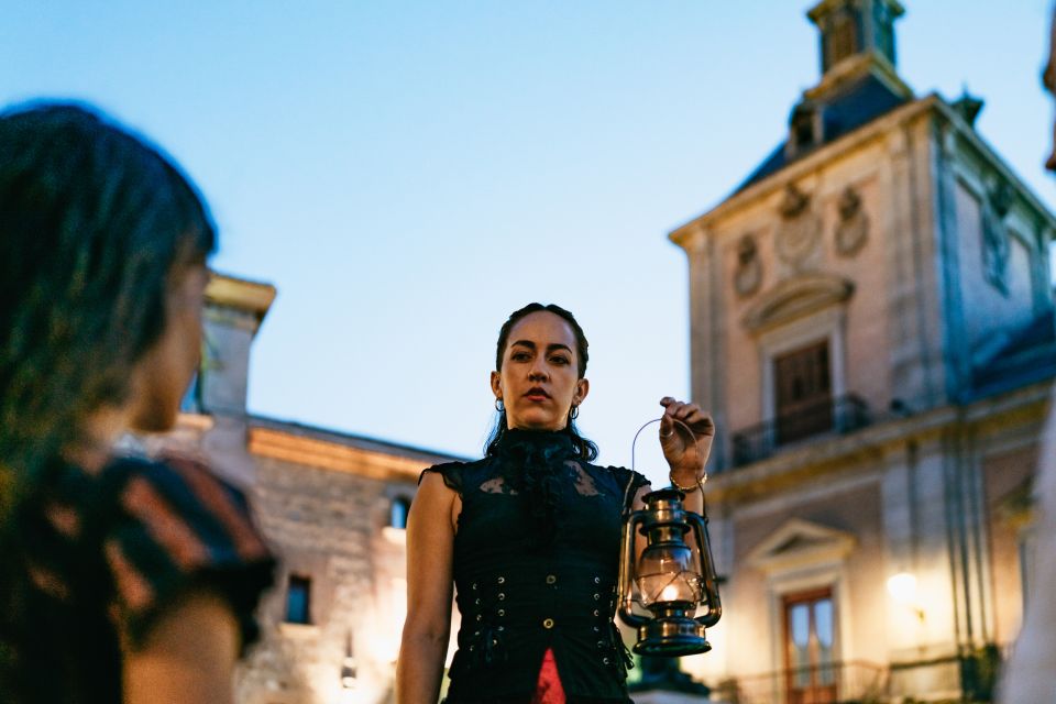 Madrid: Spanish Inquisition and Legends Evening Walking Tour - Starting Point at Plaza de la Provincia: How to Find the Orpheus Fountain Moment