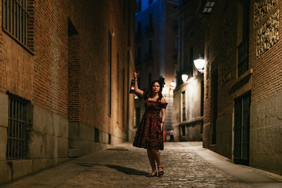 Madrid: Spanish Inquisition and Legends Evening Walking Tour - Spanish Inquisition-Era Legends and Ghost Stories: What You’ll Hear