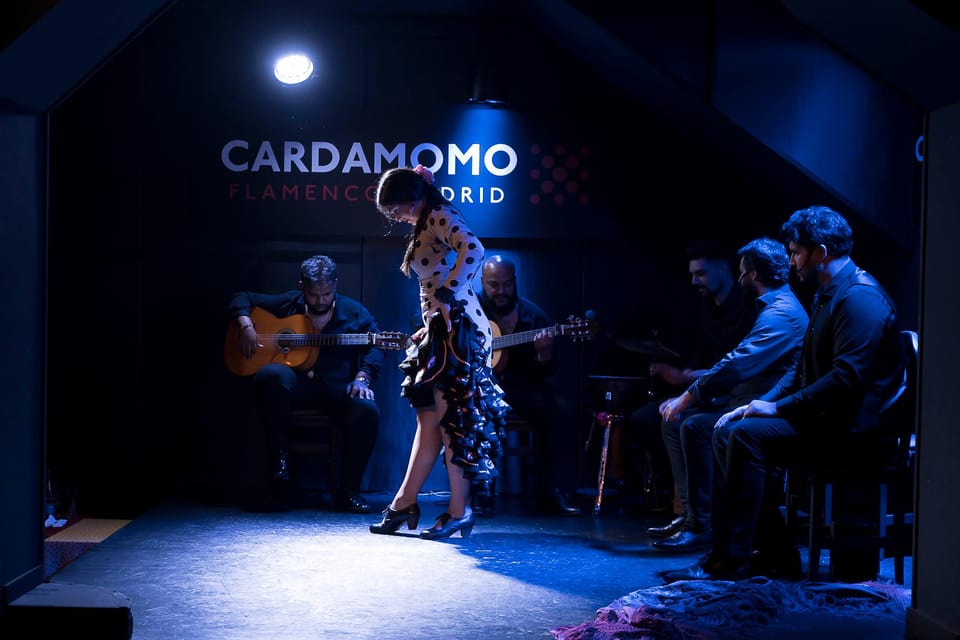 Madrid: Tablao Cardamomo Flamenco Show with 1 drink included - Live music and traditional costumes: why those details change everything
