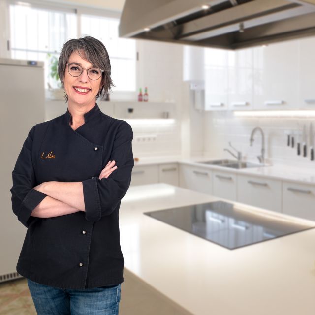 Madrid: Tapas & Paella Cooking Class with Expert Chef - Key highlights at a glance