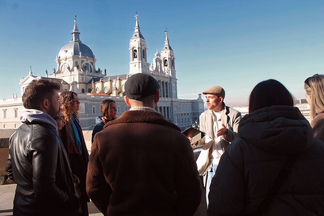 Madrid Tapas, Wine and History Tour - Barrio de las Letras: ending with the right kind of Madrid vibe