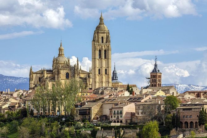 Madrid to Avila & Segovia: Full-Day Highlights Tour - The Included Snack in Ávila: Good Fuel, Not a Full Lunch