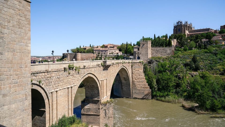 Madrid: Toledo and Segovia Tour with Alcazar and Cathedral - Alcázar: the fairytale castle you’ll recognize instantly