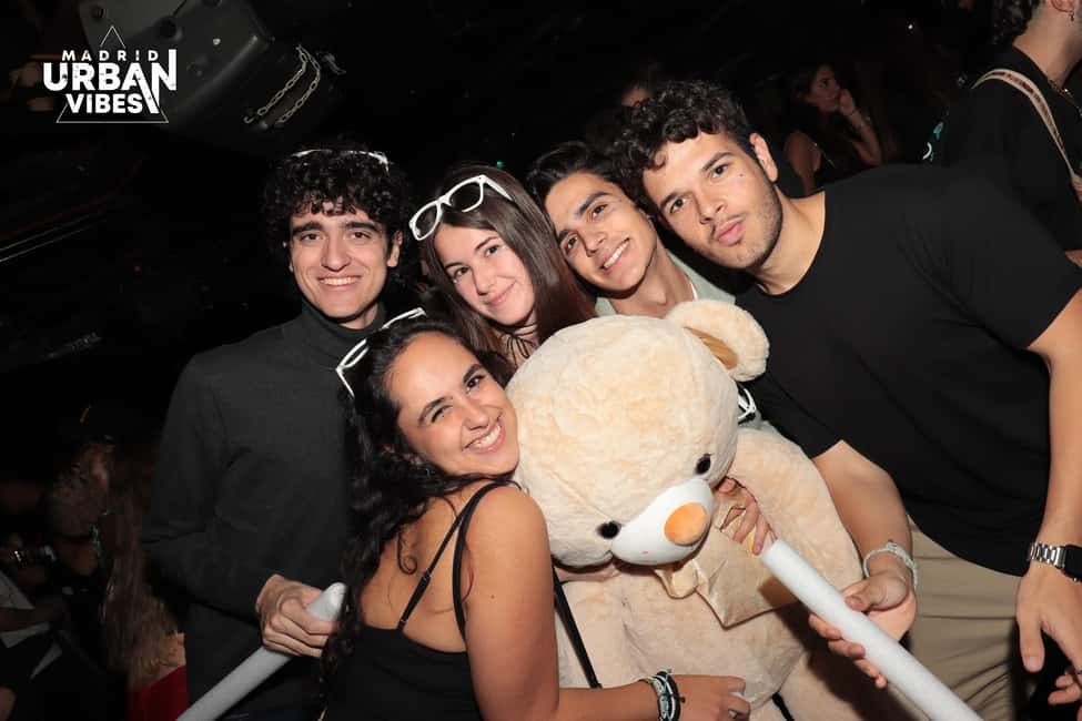 Madrid: Top Pub Crawl with Drinks and Free Nightclub Entry - Puerta del Sol Spirits Stop: The Guided Warm-Up Hour