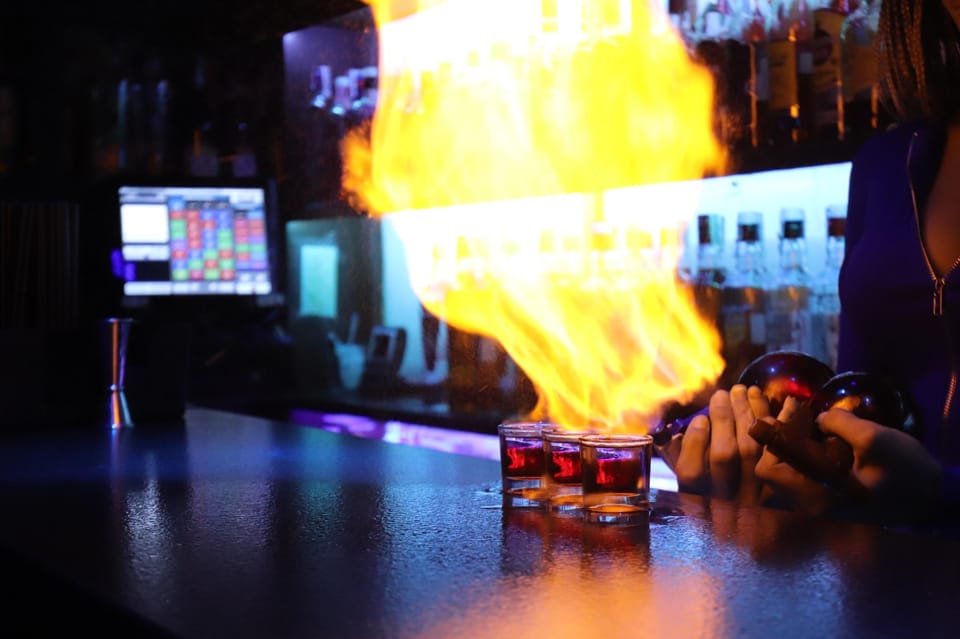 Madrid: Top Pub Crawl with Drinks and Free Nightclub Entry - Plaza de Santa Ana: Another Hour of Drinks and Built-In Social Time