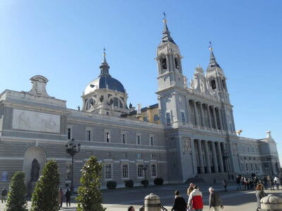 Madrid: Tour of the Historic City Center - San Ginés and Las Descalzas Reales: how side streets explain the city