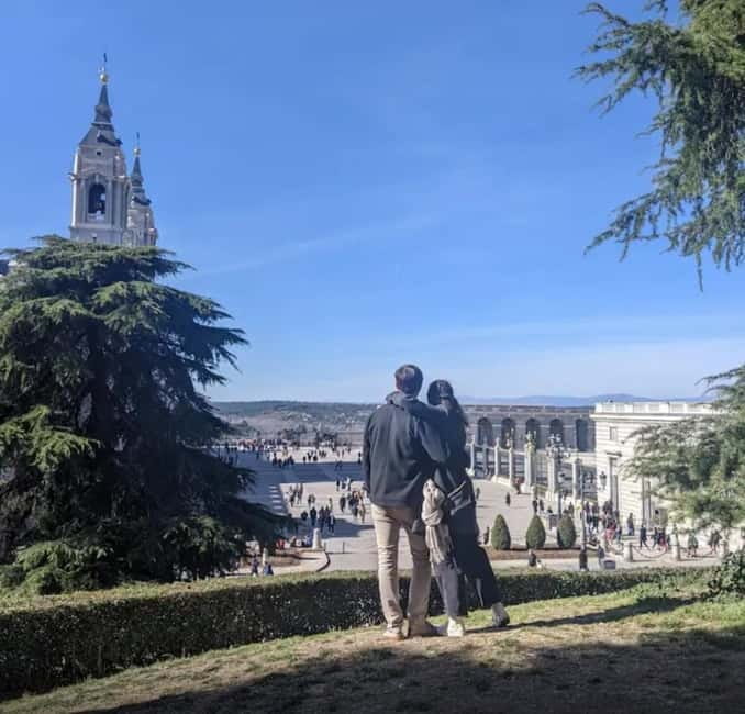 Madrid: Welcome to Madrid Guided Walking Tour - Learning to eat like a local without turning it into a food tour