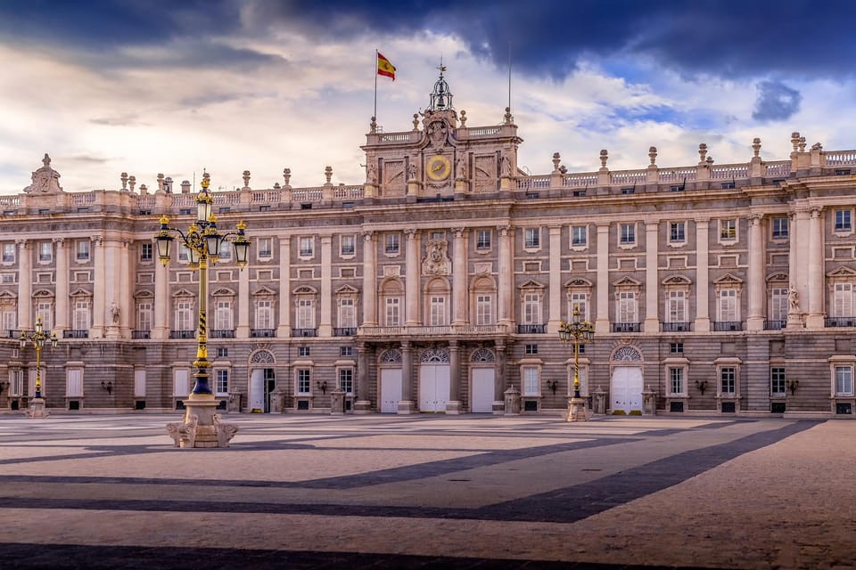 Madrid: Welcome to Madrid Guided Walking Tour in English - Royal Palace to Almudena Cathedral: royal past meets neo-style Spain
