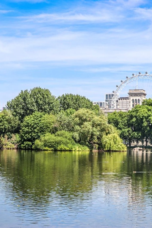 Madrid: Welcome to Madrid Guided Walking Tour in English - Plaza de la Villa: Madrid in three centuries of architecture