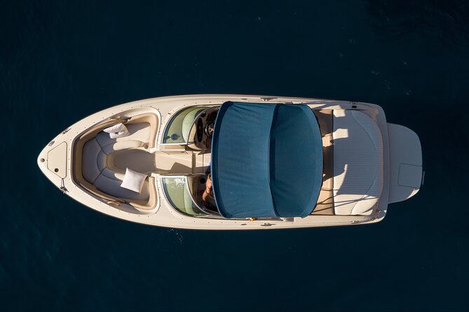 MagiCharter: Private charter motorboat sunset in Ibiza - Group size: private charter, but not always “more is better”
