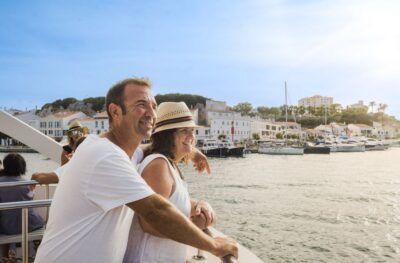 Mahon: Harbor Boat Tour with Underwater Viewing & Commentary - The San Felipe Castle Pass and the View Around Es Castell and Georgetown