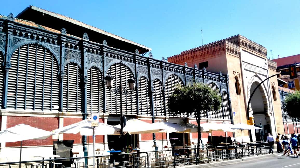 Málaga: 2h Walking Historical Tour–Art, Culture and Legends - Puerta Oscura Garden: Where Malaka’s Founding Story Starts