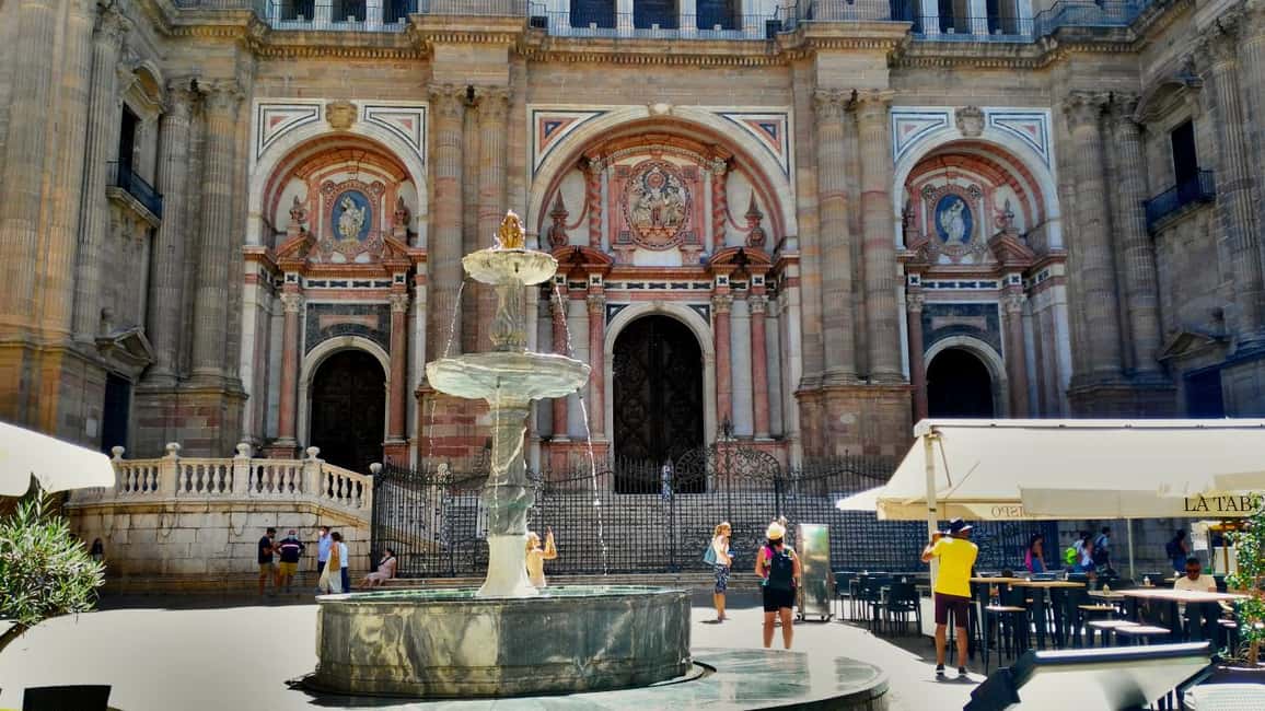 Málaga: 2h Walking Historical Tour–Art, Culture and Legends - The Church of Santiago: A Small Stop with a Big Human Story