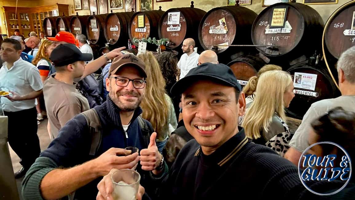 Málaga: 2h Walking Historical Tour–Art, Culture and Legends - Mercado Central de Atarazanas: The Former Shipyard You Can Smell