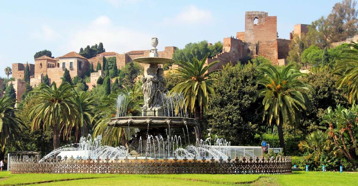 Málaga: 3-Hour Complete Walking Tour with Tickets - Finding the meeting point at the Crystal Pyramid