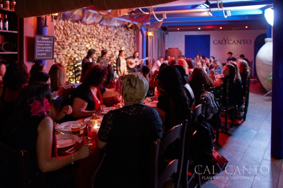 Malaga: Authentic Flamenco Show at El Gallo Ronco - Finding the Door Check-In and Getting Your Seat