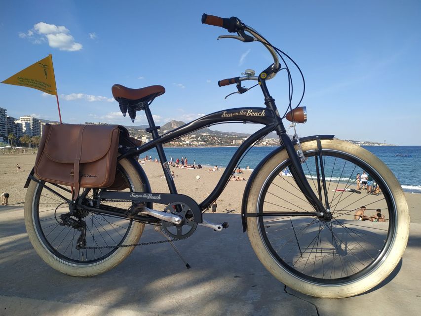 Malaga: Bike Rental for City Discovery Route & Beaches - El Palo and the cirinquitos: where you can make it a food day