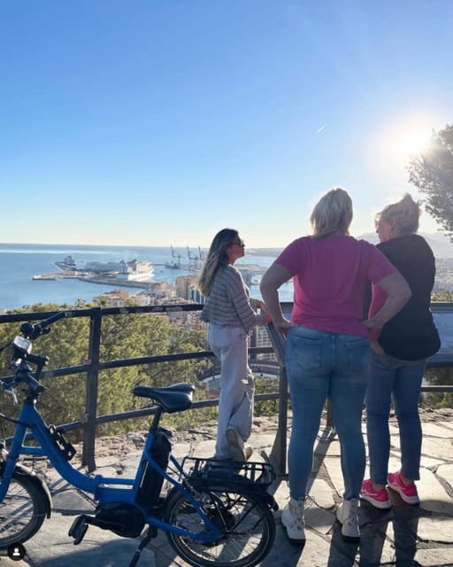 Malaga: Castle Hill and Fisherman Village E-Bike Tour - Beach promenade cycling to Miramar palace and the Hemingway touch