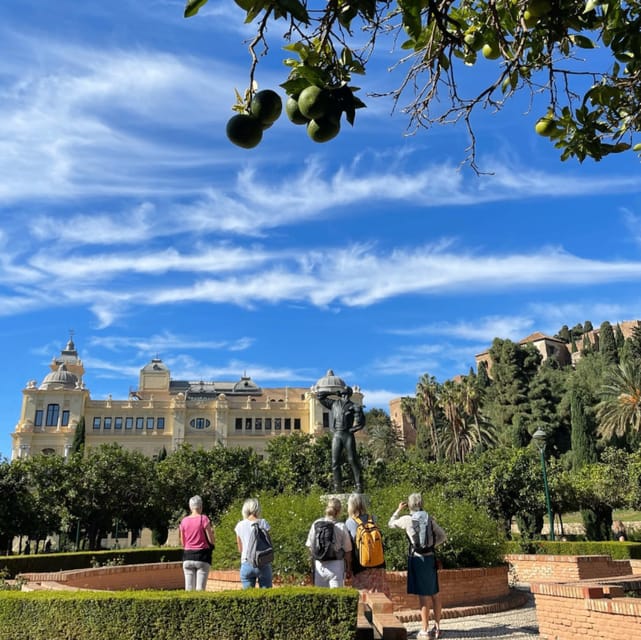 Malaga: Castle Hill and Fisherman Village E-Bike Tour - Muelle Uno port finish: the modern edge of Malaga