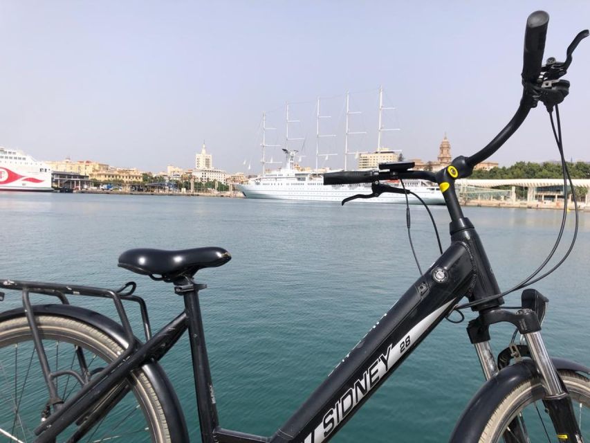 Malaga: Electric Bike Rental - Using the Sidney E-Bike for Real City Riding