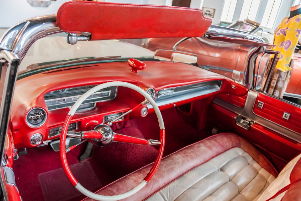 Málaga: Museo del Automóvil y la Moda Ticket - Logistics that make the visit smoother: bags, breaks, and pacing