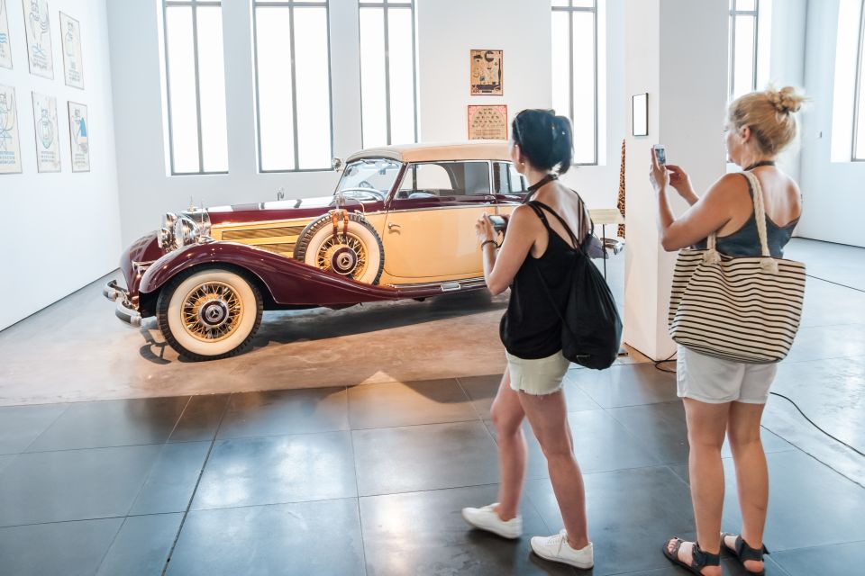 Málaga: Museo del Automóvil y la Moda Ticket - American dream cars and British heritage in the same rooms