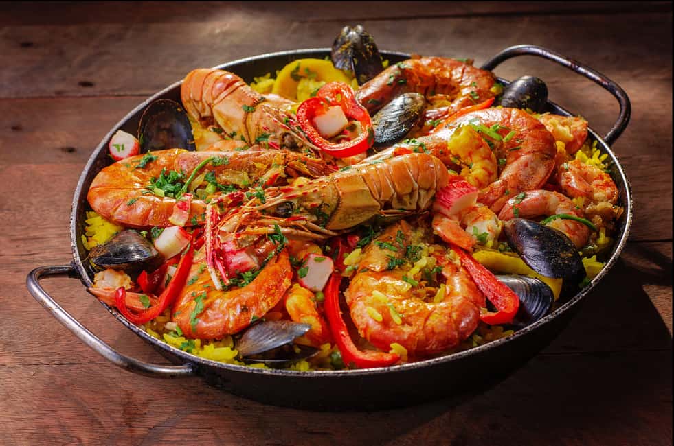 Malaga: PREMIUM TAPAS TOUR Paella, Tapas, Winery & Flamenco - Where you meet (and why that location helps)