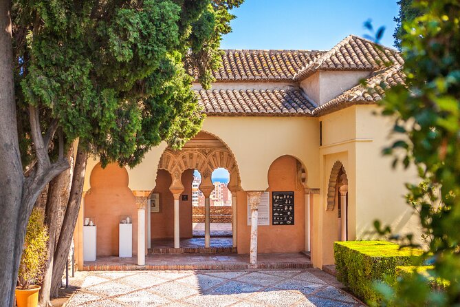 Malaga Private Walking Tour, Alcazaba & Catamaran Cruise - Why This Palace Feels Familiar (and How Granada Fits In)