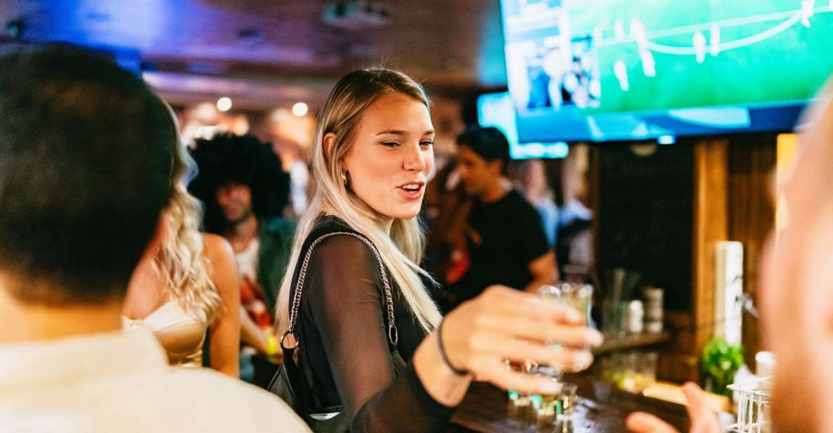 Malaga: Pubs and Clubs Crawl - Four Stops, Two Bars, Two Clubs: The Structure Behind the Fun