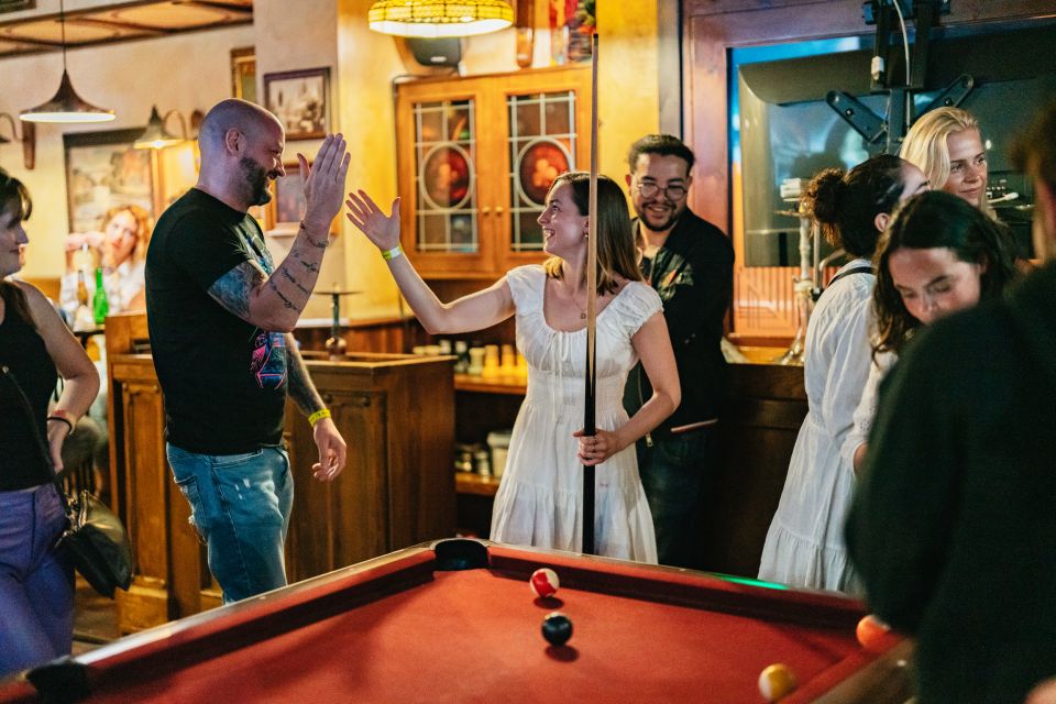 Malaga: Pubs and Clubs Crawl - Secret Stop #1: The Mid-Night Turn Toward the Club Scene