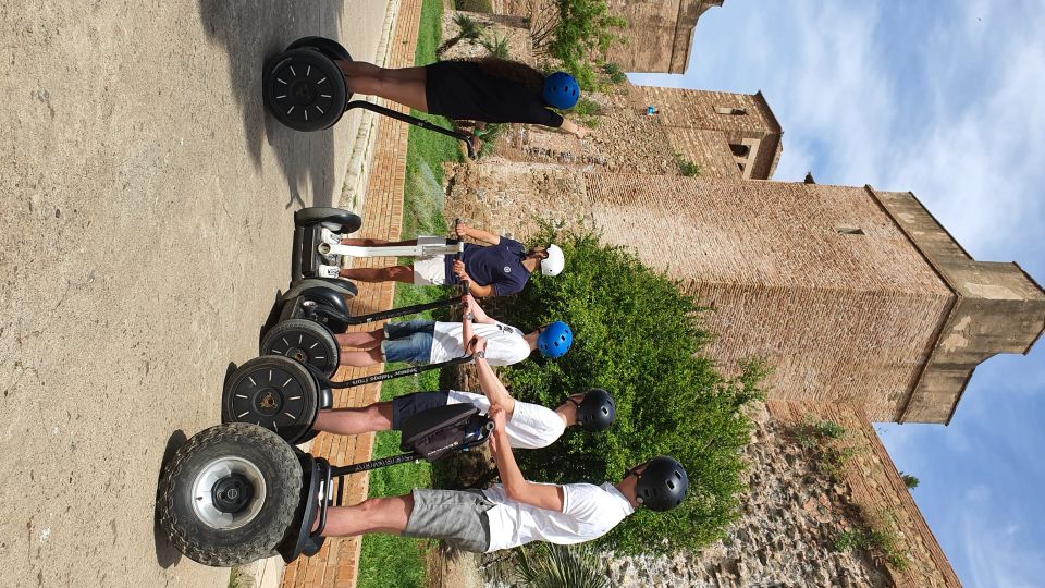 Malaga segway: Panoramic tour of Gibralfaro - Alcazaba of Malaga: a quick photo moment with context