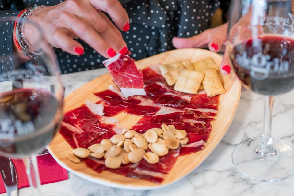 Malaga: Show and Food at Alegría Flamenco and Restaurant - Dress code: casual is OK, but semi-formal reads better