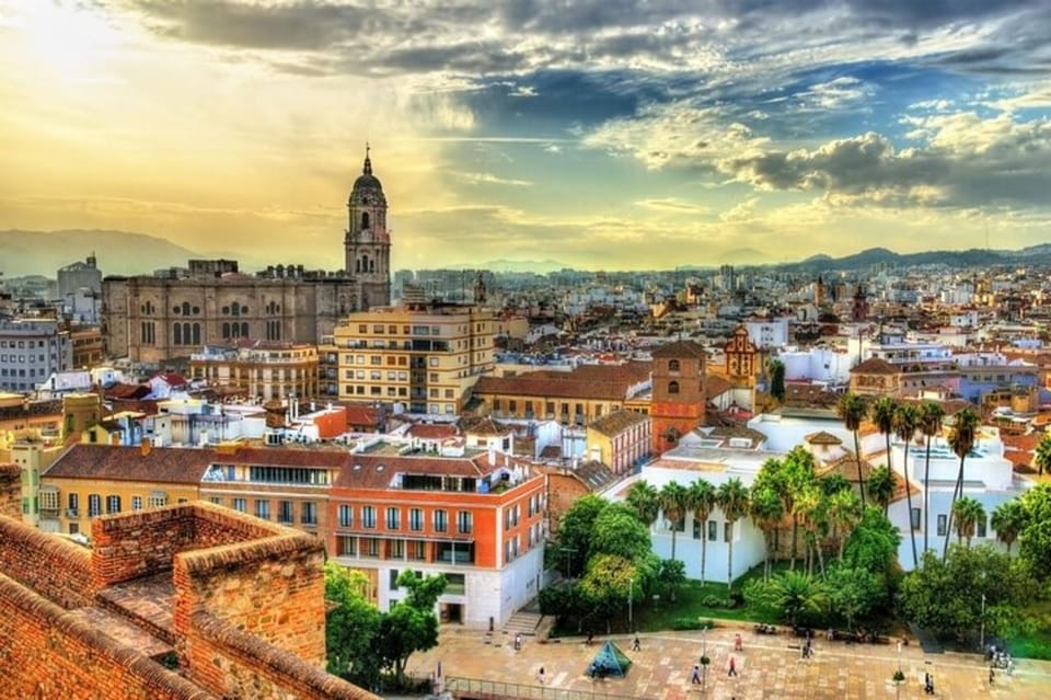 Malaga: Walking Tour of Must-See Attractions - Alameda Principal: the easy start in Malaga’s core