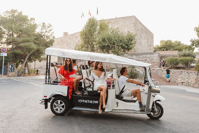 Malaga Welcome Tour with Local Guide in Eco Tuk Tuk Private - Meeting Point and How the Tour Flows in a Circular Route