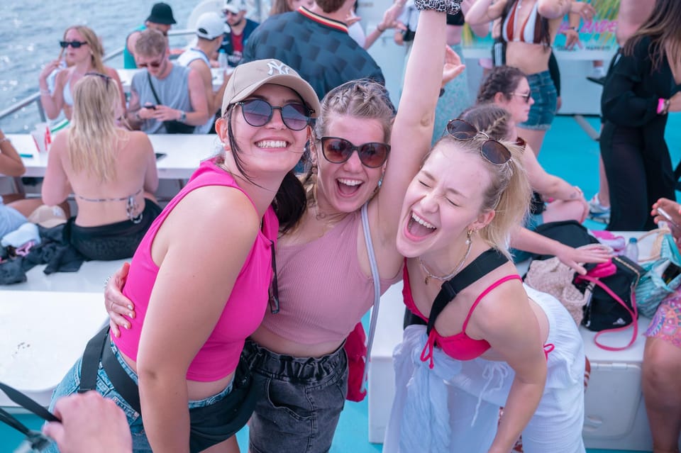 Mallorca: Boat Party with DJ, Buffet and Entertainment - Who this Mallorca DJ boat party is best for