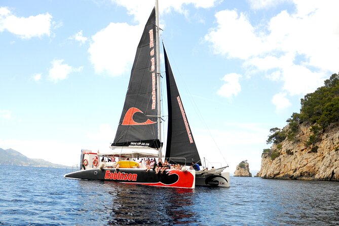 Mallorca Catamaran Tour in the Bay of Pollensa - Included Lunch Aboard: What You Get and How It Really Feels