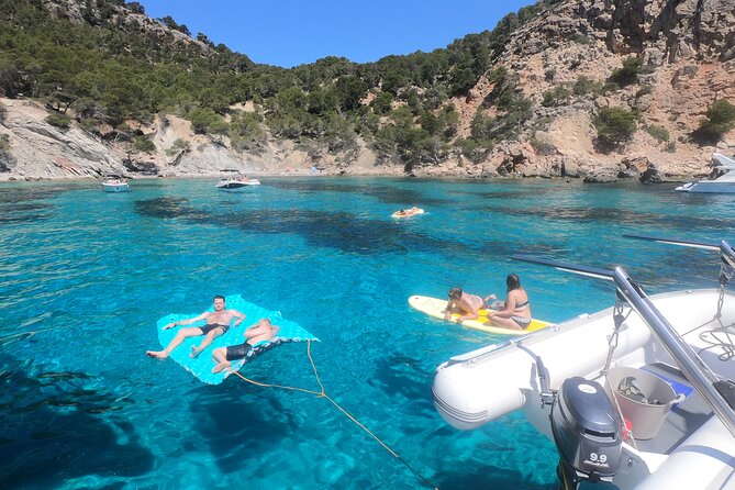 Mallorca Catamaran Tour with Tapas - small group - - Tapas on board: what to expect from the meal